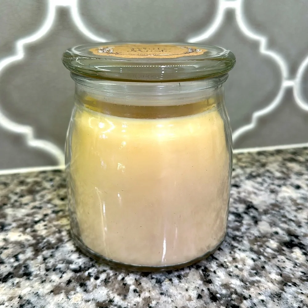 ECO Wix White Musk Yellow Poured Candle 15 Oz Made‎ in USA